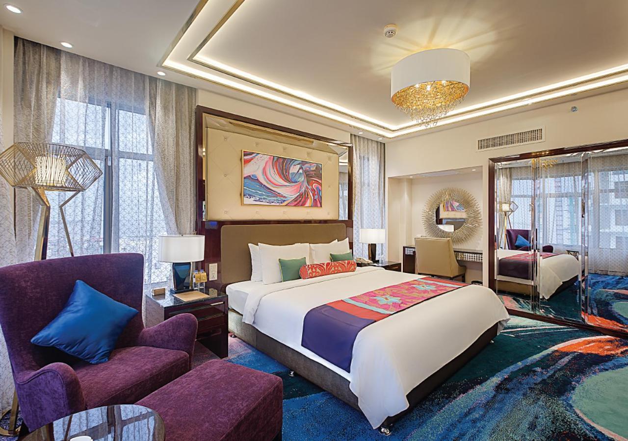 โรงแรม&ศูนย์รวมความบันเทิงนากาเวิร์ล พนมเปญ ภายนอก รูปภาพ